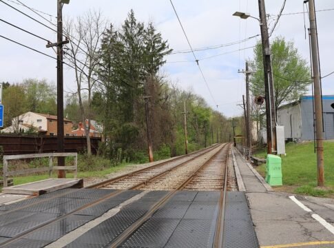 Kings School Road station on the Blue Line, Bethel Park, PA. View looking north, with the inbound platform on the right. Kings School Road station on the Blue Line, Bethel Park, PA. View looking north, with the inbound platform on the right.