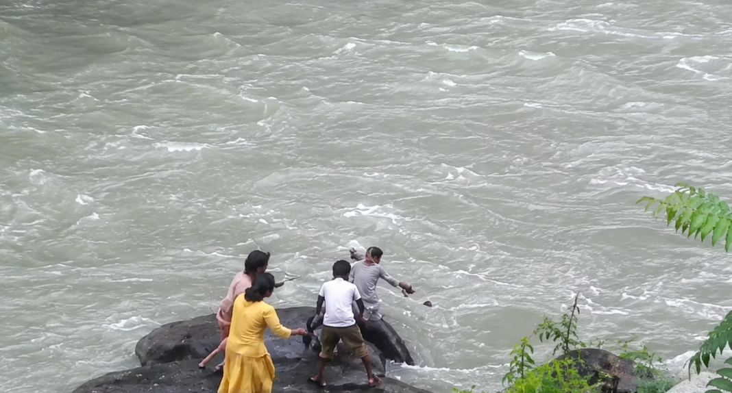 Narrow Escape: Man Rescued After Falling into Chenab River at Thathri Narrow Escape: Man Rescued After Falling into Chenab River at Thathri