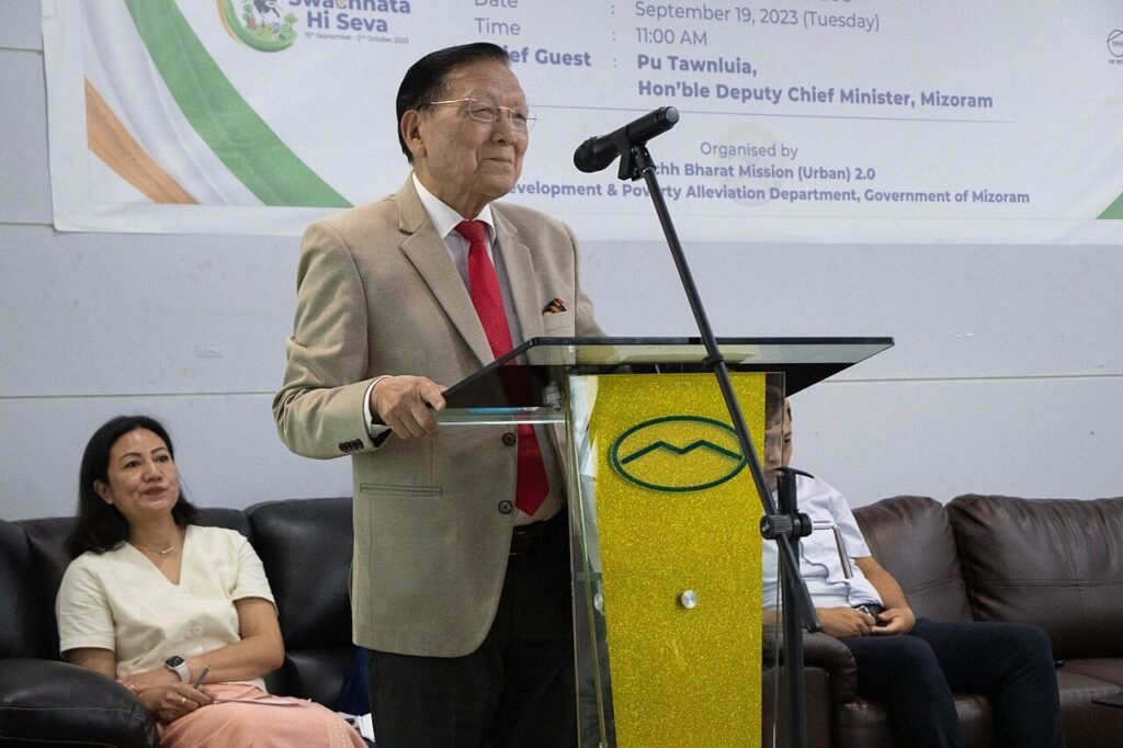 Deputy Chief Minister Tawnluia addressing a crowd.
