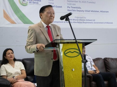 Deputy Chief Minister Tawnluia addressing a crowd. Deputy Chief Minister Tawnluia addressing a crowd.
