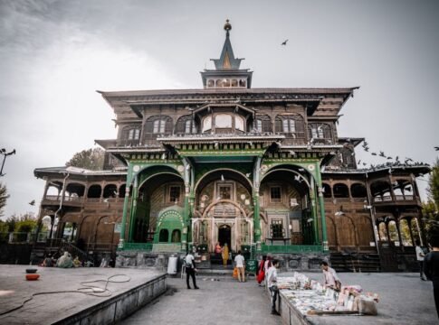 Exquisite view of Shah-e-Hamdan Mosque showcasing intricate architecture in Jammu and Kashmir.