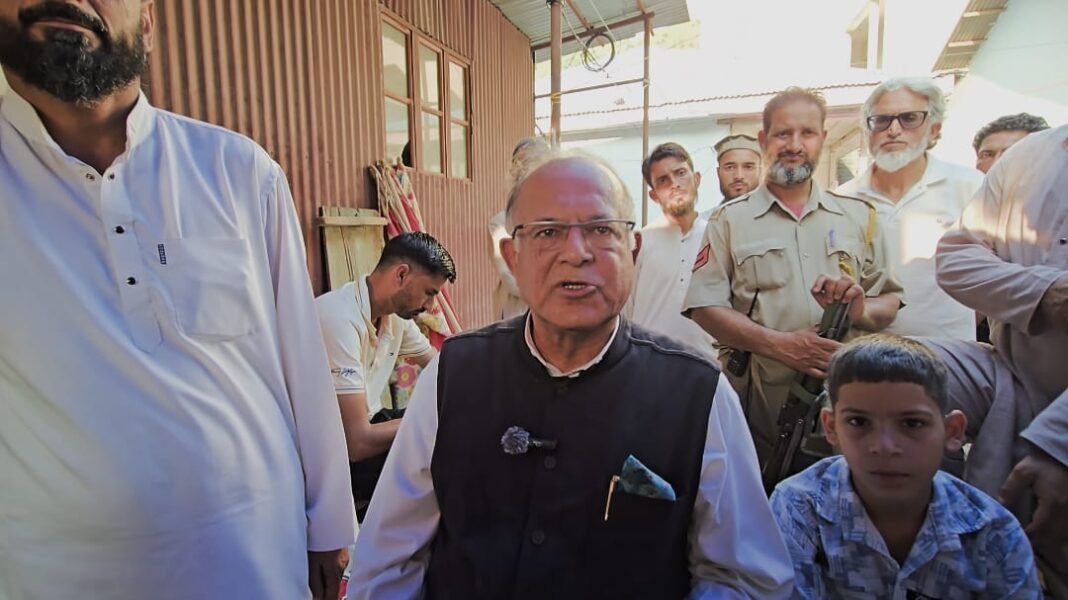 JKPCC Chief Tariq Hameed Karra Meets GDC Thathri Hunger Strikers; Slams Administrative Apathy as ‘Autocratic’ JKPCC Chief Tariq Hameed Karra Meets GDC Thathri Hunger Strikers; Slams Administrative Apathy as ‘Autocratic’