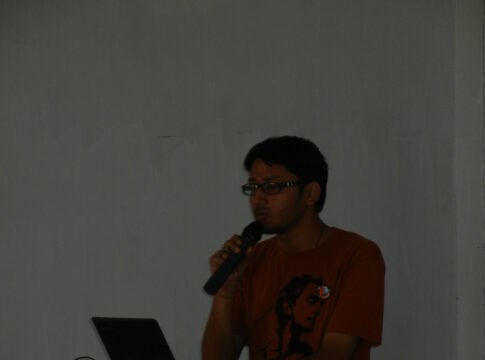 Manjil P. Saikia, Managing Editor of Gonit Sora, giving a talk on 