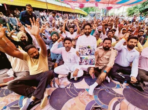 ludhiana Ludhiana Sanitary Workers End Six-Day Strike After Talks with Minister