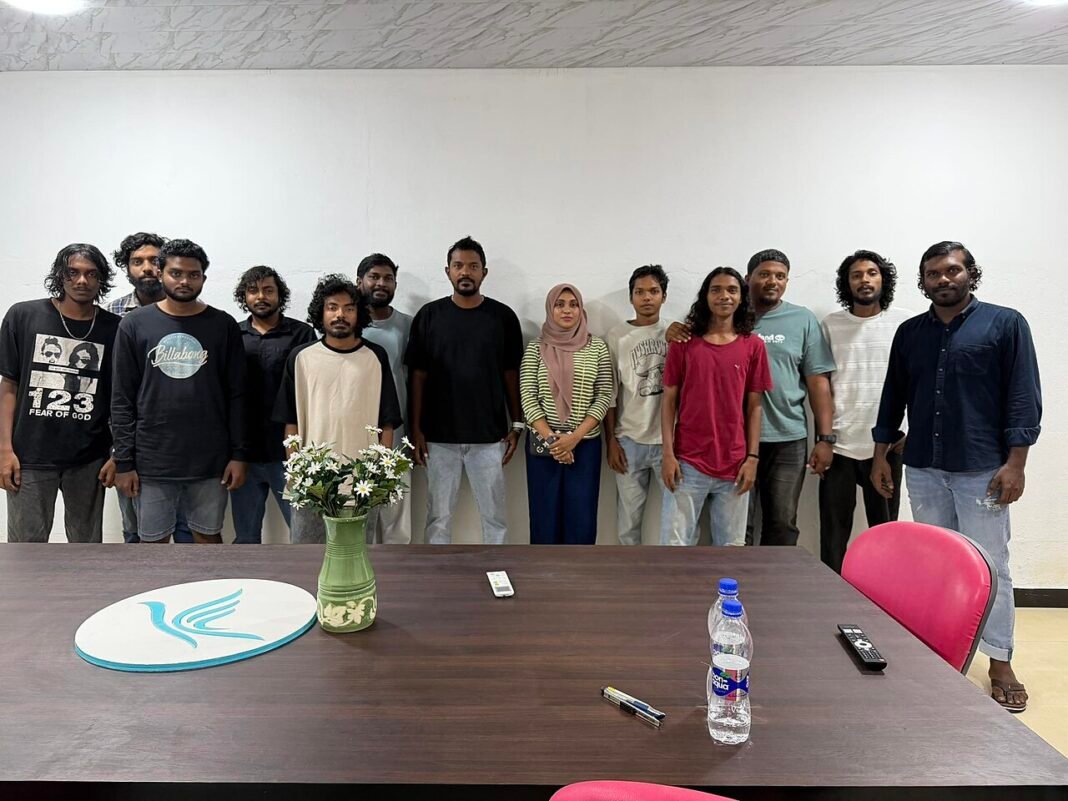 Himachal Pradesh University Hosts Viksit Bharat Yuva Samvad on Youth’s Role in Nation Building Aishath Eesha Ashraf with the youth in Meedhoo