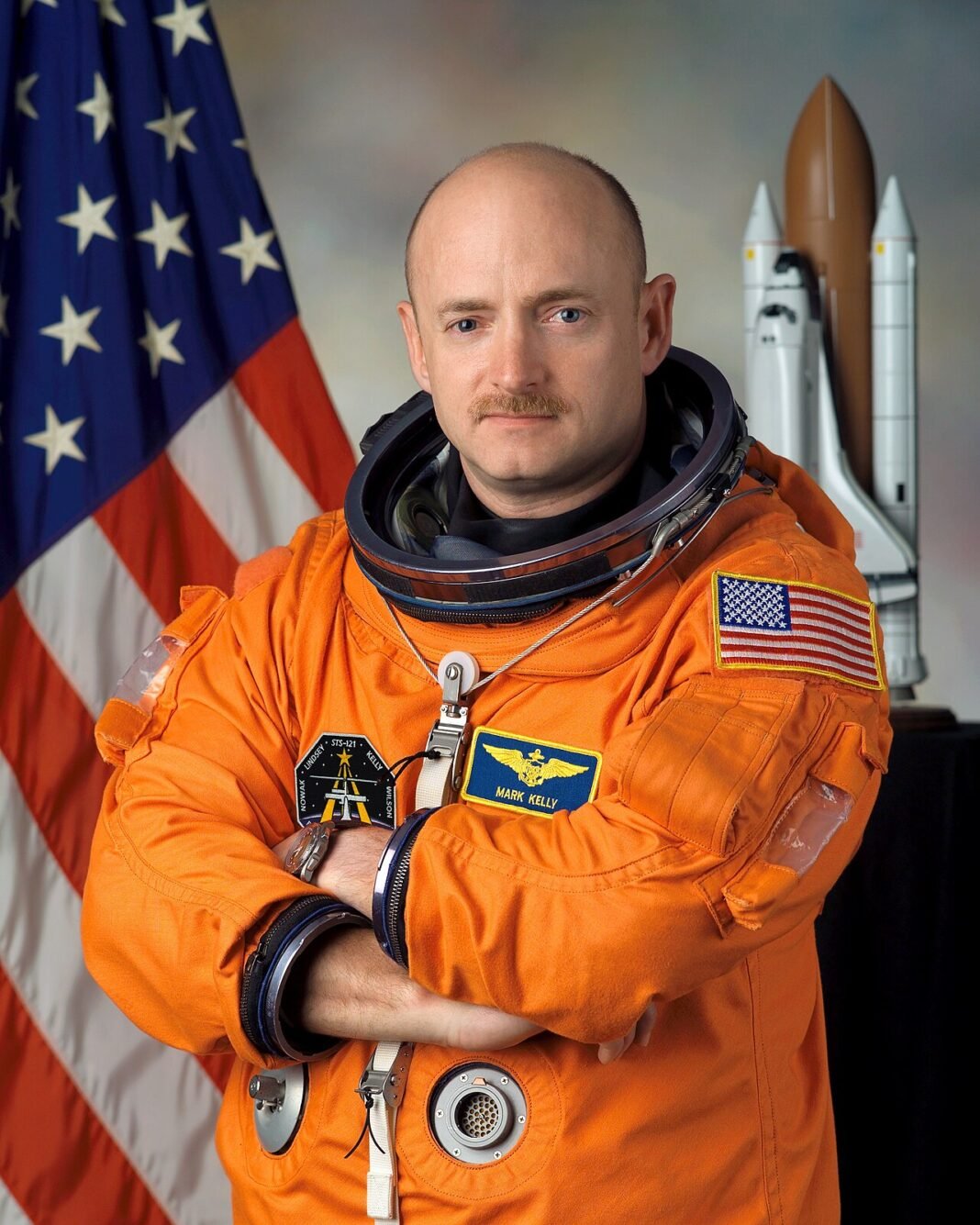 Senator Mark Kelly Urges Democrats to Improve Messaging Ahead of Midterms Astronaut Mark E. Kelly