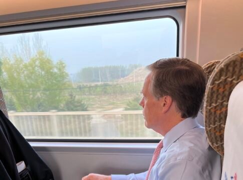 Ambassador Nicholas Burns: Being transported to Tianjin 天津 via 复兴号 and by the creativity of Cixin Liu 刘慈欣 and his ”The Three Body Problem” 《三体》. Ambassador Nicholas Burns: Being transported to Tianjin 天津 via 复兴号 and by the creativity of Cixin Liu 刘慈欣 and his ”The Three Body Problem” 《三体》.