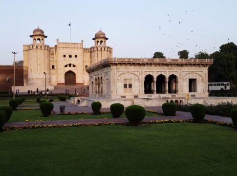 Explore the historical beauty of Lahore Fort with its lush gardens and architectural elegance in Pakistan. Explore the historical beauty of Lahore Fort with its lush gardens and architectural elegance in Pakistan.