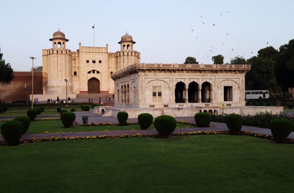 Explore the historical beauty of Lahore Fort with its lush gardens and architectural elegance in Pakistan.