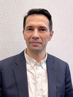 The First Workshop of a Public AI Assistant to World Wide Knowledge (WWK)