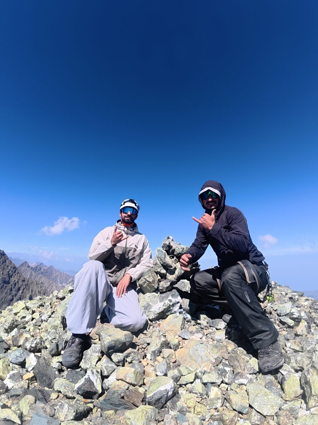 Local Mountaineers Umar Farooq and Saahil Iqbaal Successfully Summit Kashmir’s 4,730-Metre Cathedral Dome Local Mountaineers Umar Farooq and Saahil Iqbaal Successfully Summit Kashmir’s 4,730-Metre Cathedral Dome